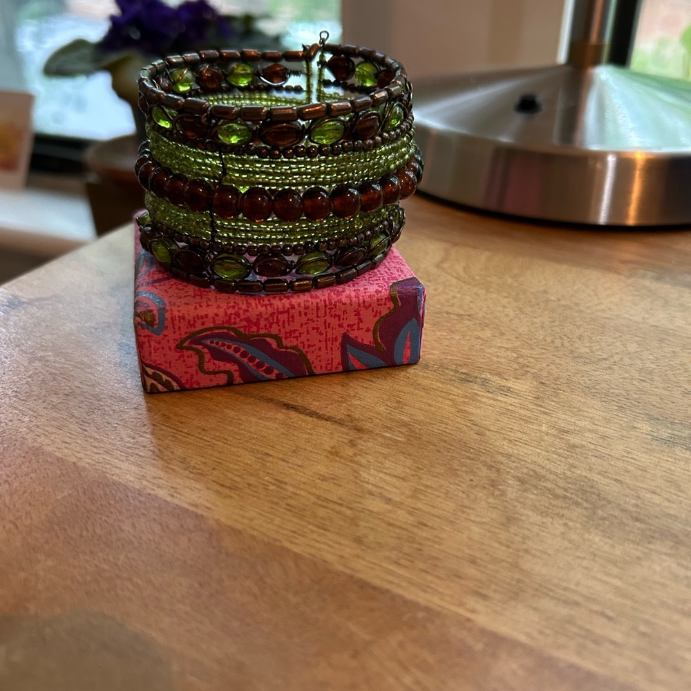 Beaded cuff bracelet! - Picture 2 of 7